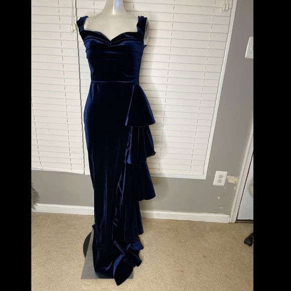 Chiara Boni La Petite Robe Willa Off-The-Shoulder Velvet Gown - Picture 8 of 11